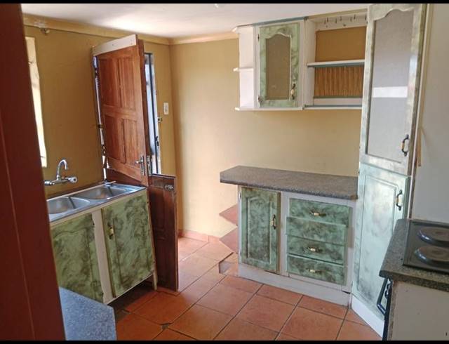 2 BEDROOM HOUSE FOR SALE IN MABOPANE UNIT B